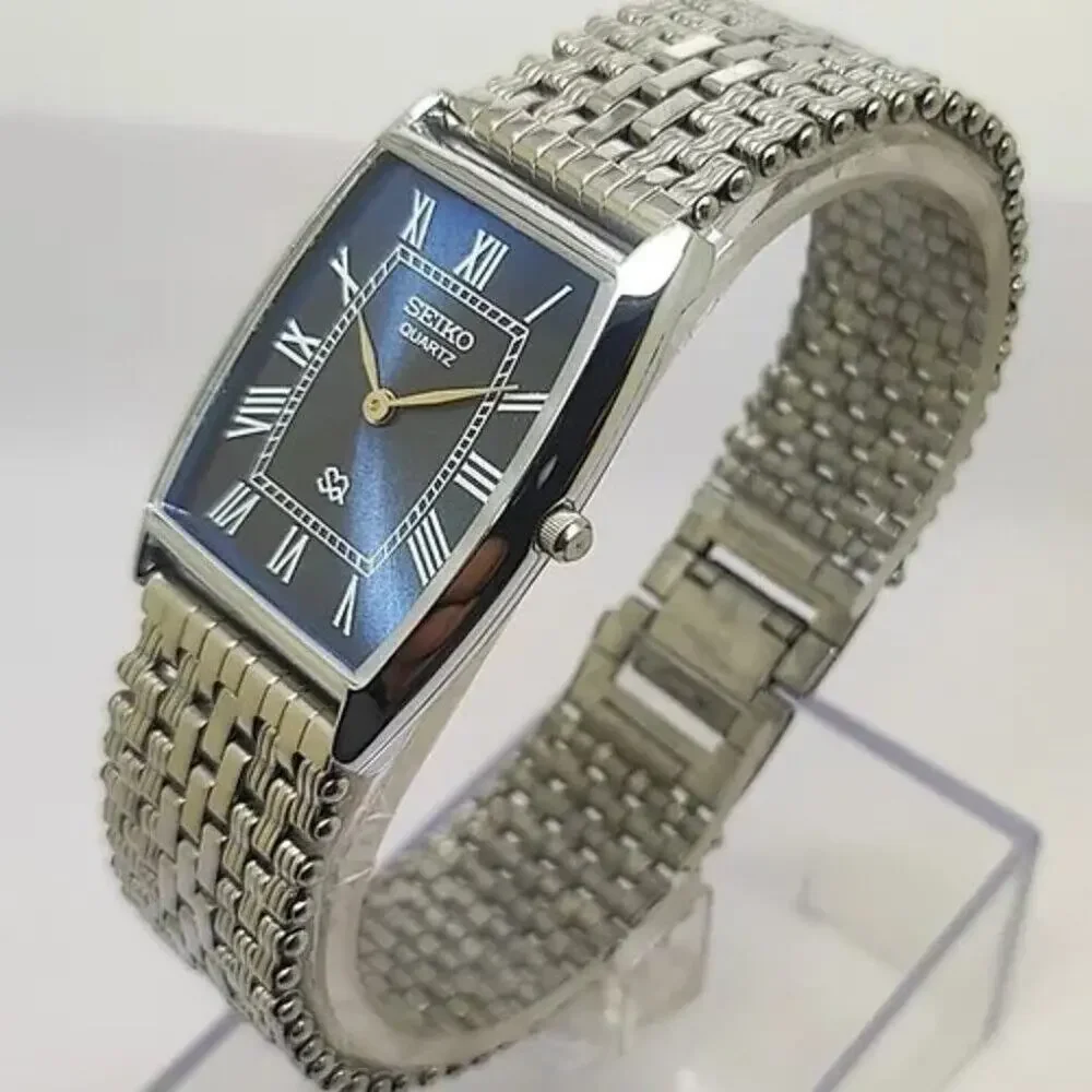 Vintage Style Seiko Quartz Mens Silver Watch & Blue accents W/ Metal Strap